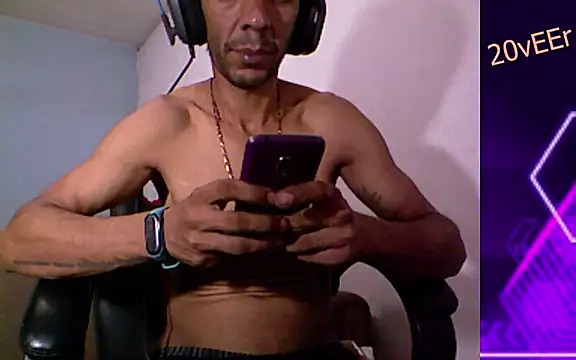 20vEEr online show from March 2025 09:25:02 PM