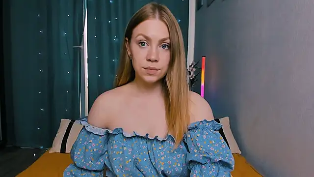 Snapshot of InsatiableFoxX chatting on June 2026 02:19:02 PM InsatiableFoxX online show from June 2026 02:19:02 PM