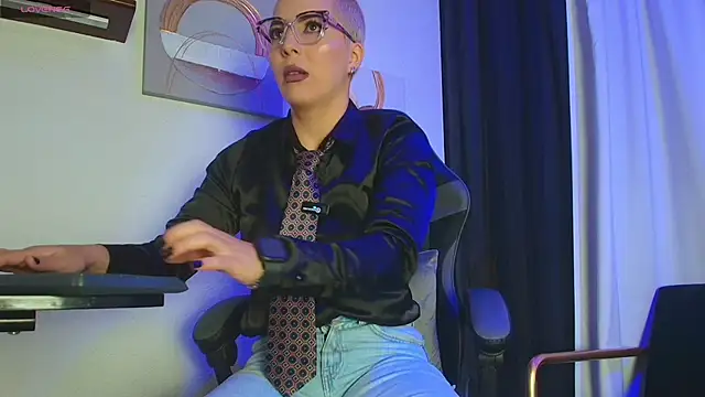 Snapshot of Camila_Chainn chatting on October 2025 10:37:02 AM Camila Chainn online show from October 2025 10:37:02 AM