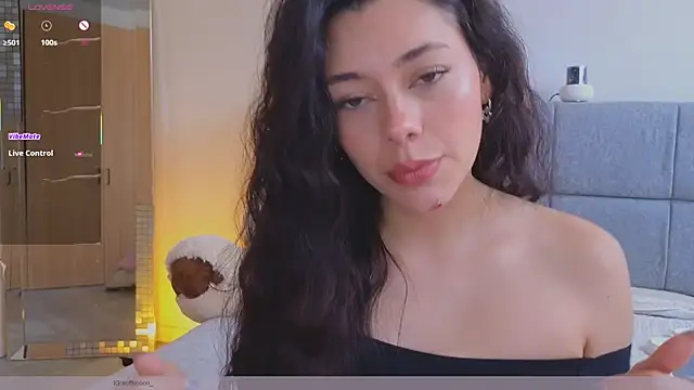 Soffimoon  online show from July 2026 07:46:02 PM