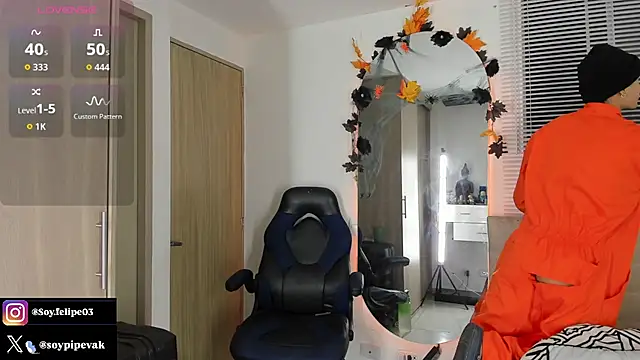 soyander03  online show from October 2025 09:53:01 AM