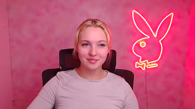 Milka kiss  online show from October 2025 12:03:02 PM