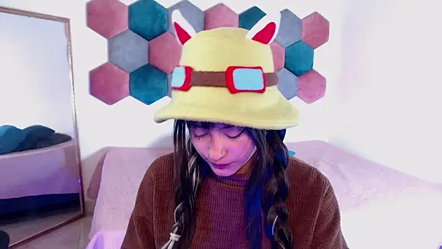 Snapshot of liz-beths chatting on February 2025 01:39:02 PM liz-beths online show from February 2025 01:39:02 PM