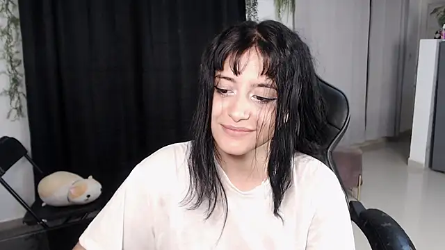 Snapshot of liz-beths chatting on February 2026 02:53:01 AM liz-beths online show from February 2026 02:53:01 AM