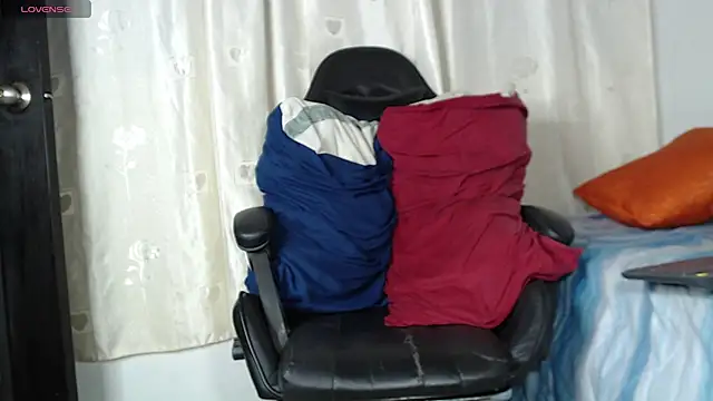 tizziano castillo  online show from January 2025 01:35:01 AM