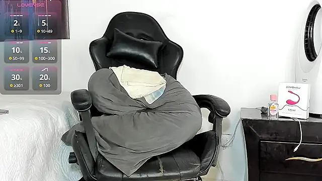 tizziano castillo  online show from March 2026 05:50:02 PM