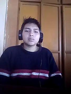 Snapshot of LoganFinds chatting on December 2025 01:49:01 PM LoganFinds online show from December 2025 01:49:01 PM