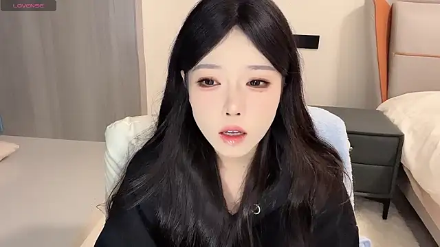 Q-ing online show from January 2025 02:56:02 PM