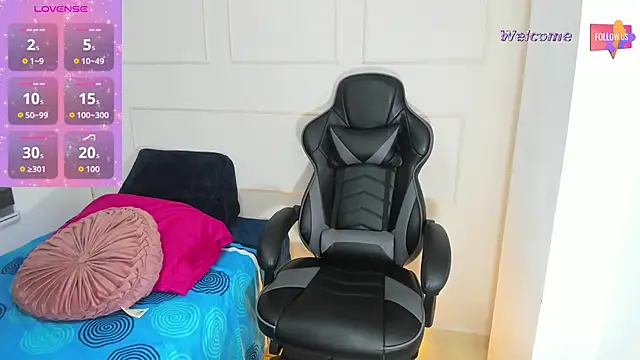 MEGANTARLY09 online show from October 2025 04:06:02 PM