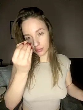 Snapshot of EdnaBradley chatting on December 2025 06:14:03 PM EdnaBradley online show from December 2025 06:14:03 PM