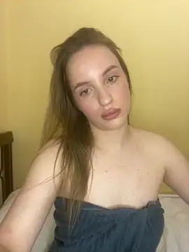 Snapshot of EdnaBradley chatting on February 2026 11:11:02 PM EdnaBradley online show from February 2026 11:11:02 PM