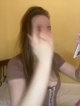 Snapshot of EdnaBradley chatting on February 2026 05:22:02 PM EdnaBradley online show from February 2026 05:22:02 PM