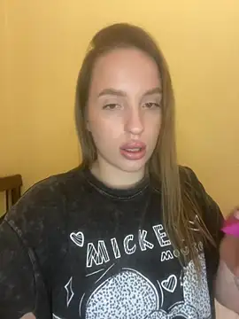 Snapshot of EdnaBradley chatting on February 2026 11:15:02 PM EdnaBradley online show from February 2026 11:15:02 PM