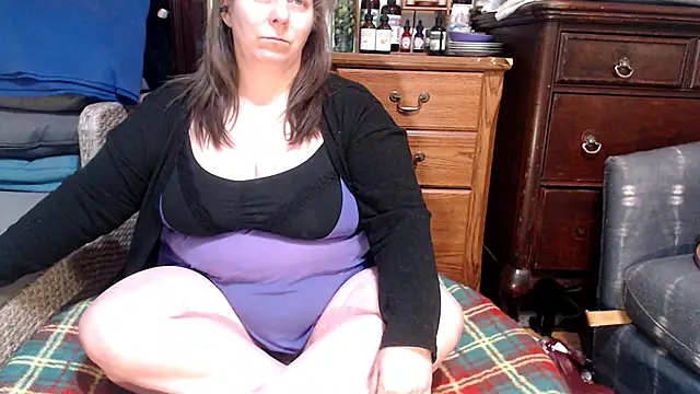 ladyscarlotta online show from February 2025 03:02:02 AM