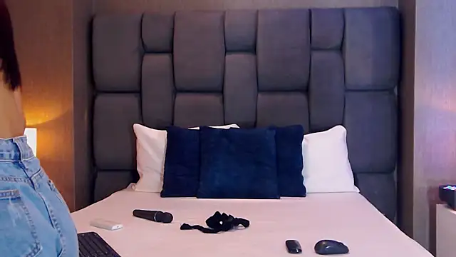 SophieWolkman online show from March 2025 03:10:02 PM