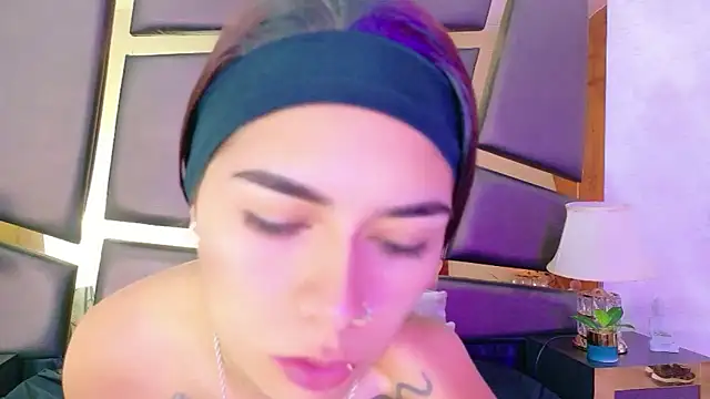 NicoleEsposito online show from September 2025 01:05:02 PM