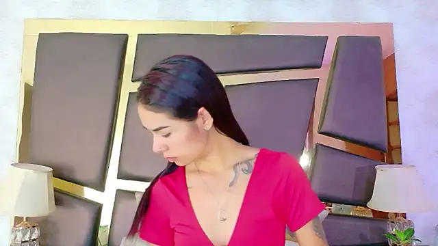 NicoleEsposito online show from October 2025 01:06:02 PM