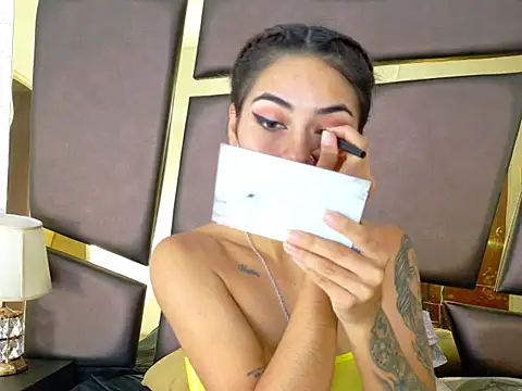 NicoleEsposito online show from October 2025 01:14:01 PM