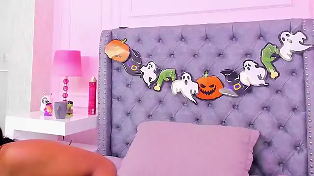 HaileeRoberts online show from October 2025 12:36:02 PM