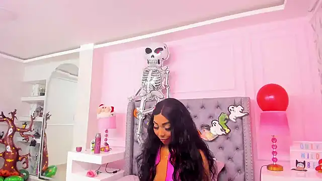 HaileeRoberts online show from October 2025 12:29:01 PM