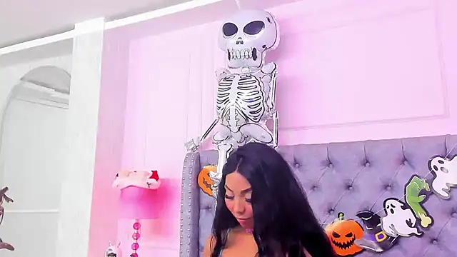 HaileeRoberts online show from November 2025 12:51:02 PM