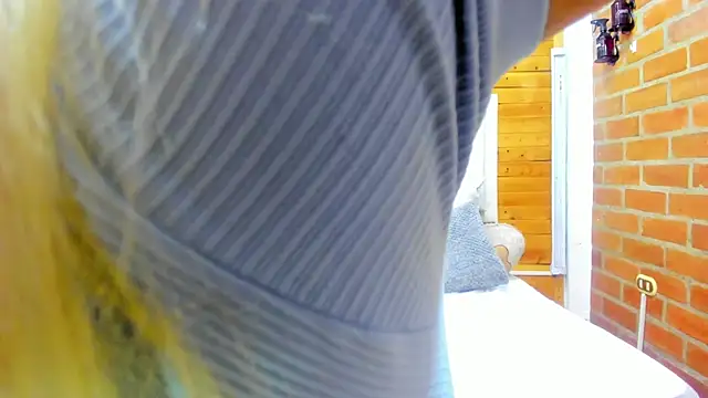 Snapshot of Dulcex69 chatting on June 2026 01:34:02 PM Dulcex69 online show from June 2026 01:34:02 PM