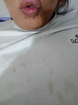 nazii010 online show from November 2025 09:26:02 PM