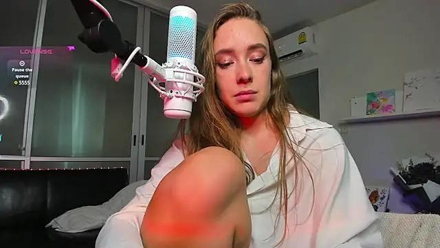 Snapshot of AngelPaull chatting on December 2024 02:52:01 AM AngelPaull online show from December 2024 02:52:01 AM