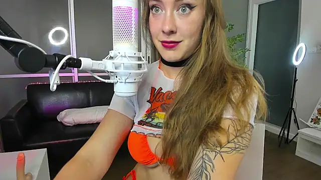 Snapshot of AngelPaull chatting on December 2024 12:15:02 AM AngelPaull online show from December 2024 12:15:02 AM