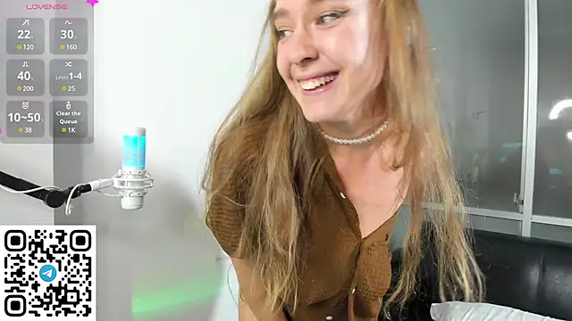 Snapshot of AngelPaull chatting on December 2024 12:39:02 AM AngelPaull online show from December 2024 12:39:02 AM