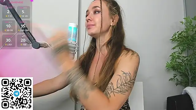 Snapshot of AngelPaull chatting on February 2025 10:22:01 PM AngelPaull online show from February 2025 10:22:01 PM