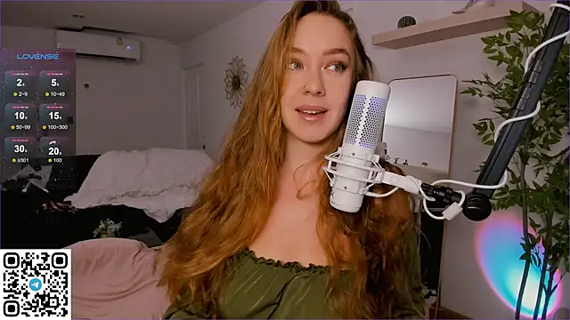 Snapshot of AngelPaull chatting on September 2025 09:18:01 PM AngelPaull online show from September 2025 09:18:01 PM