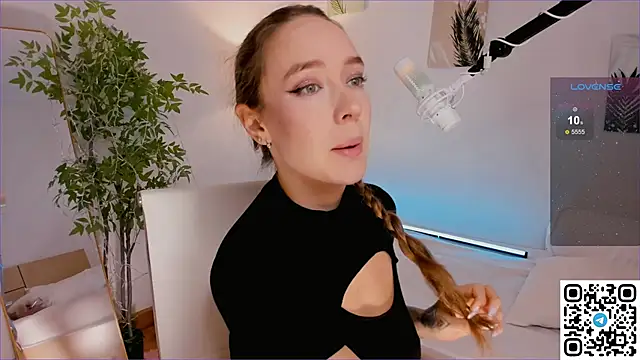 Snapshot of AngelPaull chatting on October 2025 09:30:01 PM AngelPaull online show from October 2025 09:30:01 PM