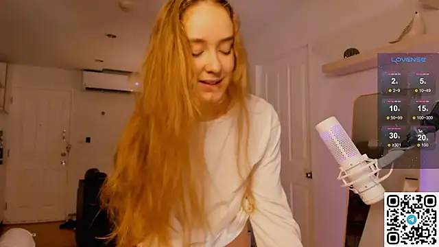 Snapshot of AngelPaull chatting on November 2025 09:41:02 PM AngelPaull online show from November 2025 09:41:02 PM