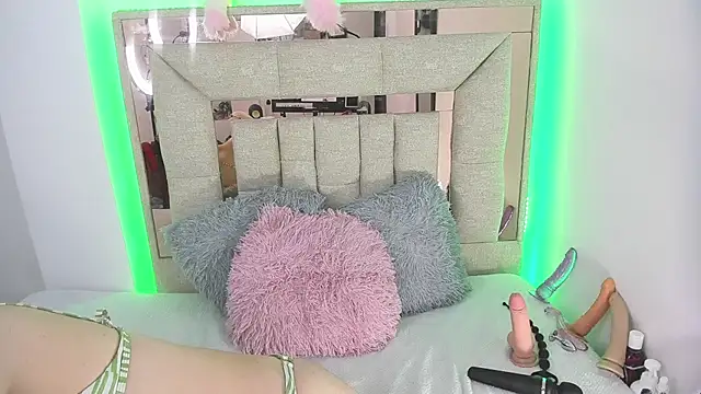 Snapshot of melody_bonnet chatting on March 2025 12:36:02 PM melody bonnet online show from March 2025 12:36:02 PM