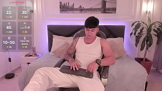 Cristopher strong online show from November 2025 10:43:02 AM