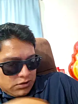 Snapshot of issacchpapi chatting on June 2026 05:30:01 AM issacchpapi online show from June 2026 05:30:01 AM