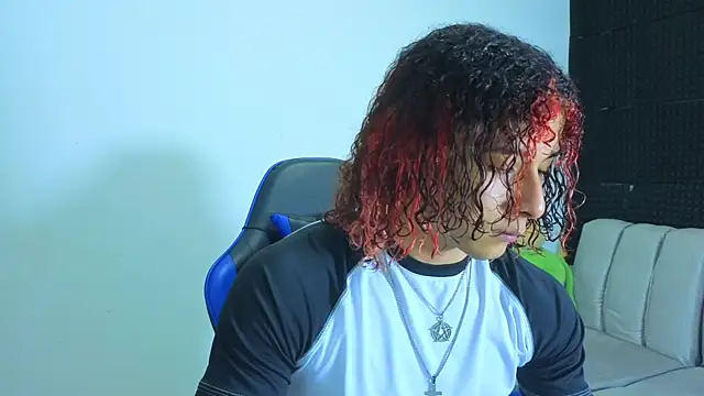 Demitryo online show from September 2025 04:14:02 AM