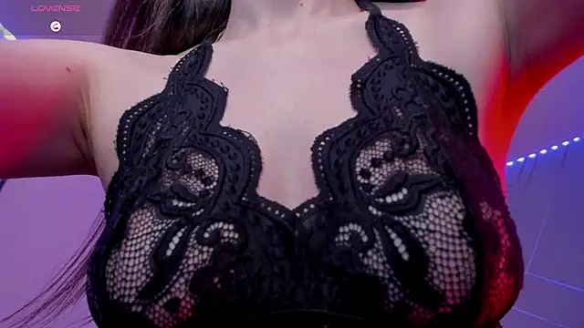 Ich Bin Julia online show from February 2025 06:34:02 PM