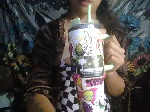 GATIINHA003 online show from December 2025 02:12:02 PM