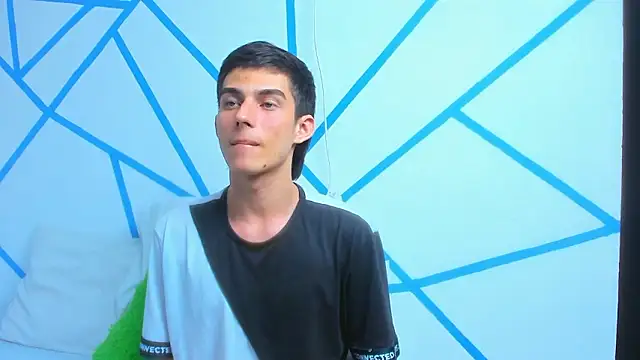 liam scott77 online show from December 2024 11:07:01 PM