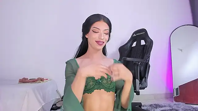 Snapshot of selena_robertss_ chatting on February 2026 01:09:02 AM selena robertss online show from February 2026 01:09:02 AM