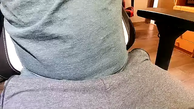 Snapshot of RandomGT chatting on March 2025 09:38:02 AM RandomGT online show from March 2025 09:38:02 AM