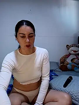 Snapshot of renata_hot1 chatting on February 2026 07:45:01 PM renata hot1 online show from February 2026 07:45:01 PM