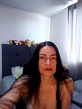 Snapshot of renata_hot1 chatting on March 2026 06:53:01 PM renata hot1 online show from March 2026 06:53:01 PM