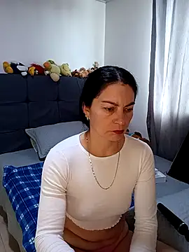 Snapshot of renata_hot1 chatting on April 2026 04:48:01 PM renata hot1 online show from April 2026 04:48:01 PM