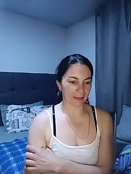 Snapshot of renata_hot1 chatting on June 2026 02:44:02 AM renata hot1 online show from June 2026 02:44:02 AM