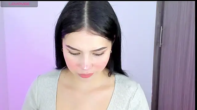 Natasha su  online show from December 2025 06:45:01 PM