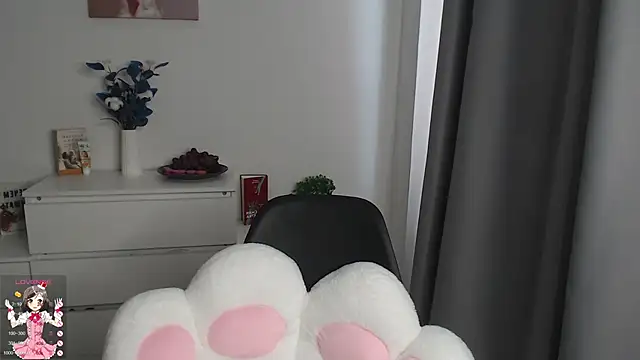 b4by LoL1 online show from March 2025 12:12:02 PM