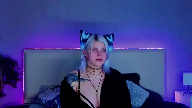 JoannLowe online show from February 2025 08:14:02 PM